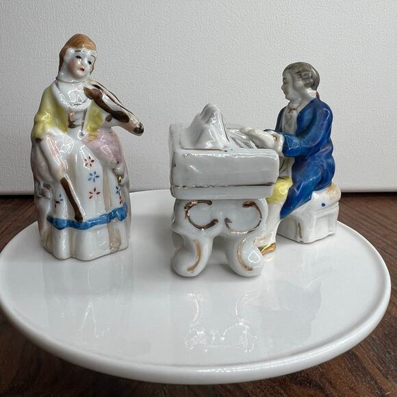 Vintage Occupied Japan Victorian Musical Ensemble Porcelain‎ Figurines - Picture 7 of 16